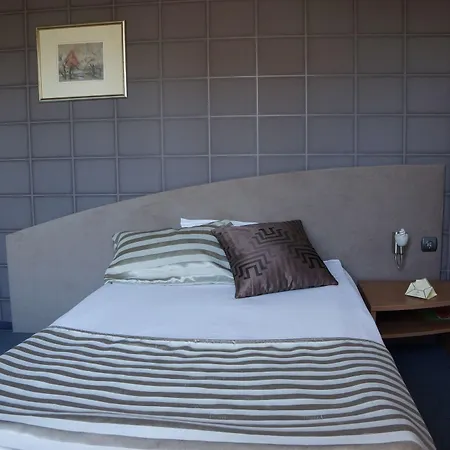 Triada 4* Σόφια