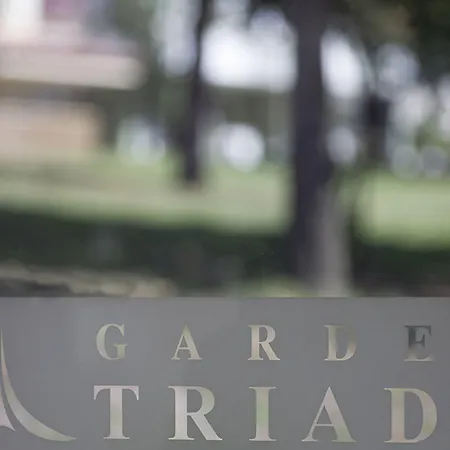 فندق Triada