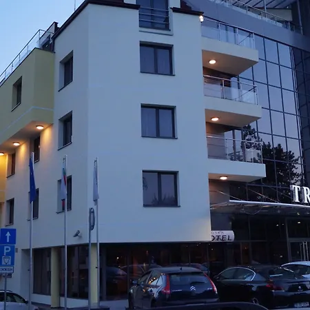 Triada Hotel