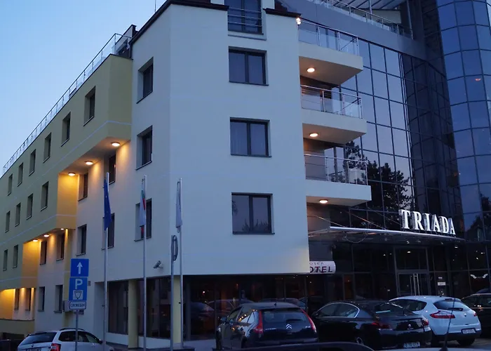 Triada Hotel